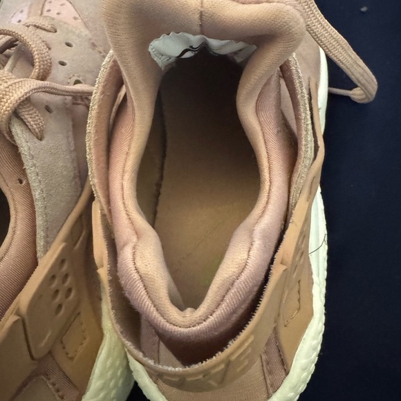 EUC Women’s Nike Sunset Tint Huarache  2017 Size 7.5 - Picture 6 of 13